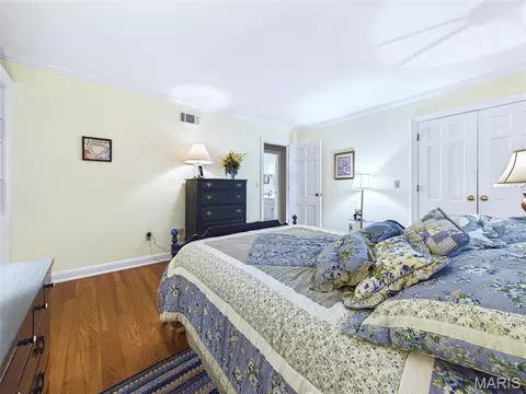 Bedroom - 22 Frontenac Pl, Godfrey, IL 62035 photo 5 of 7