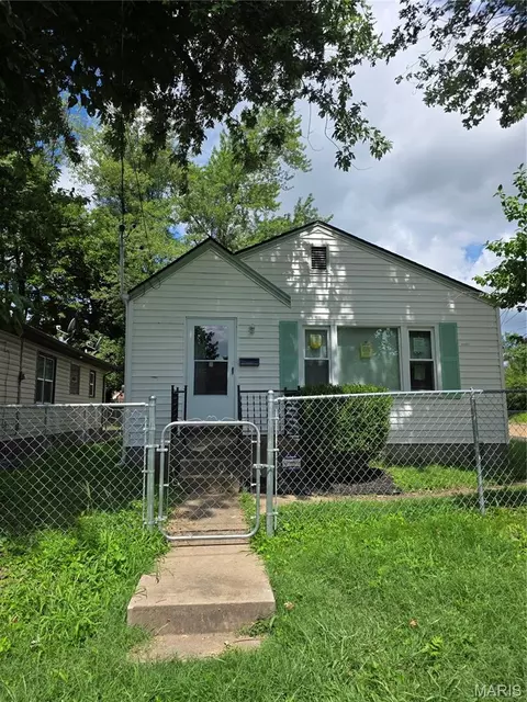 5479 Hamilton Ave, Jennings, MO 63136