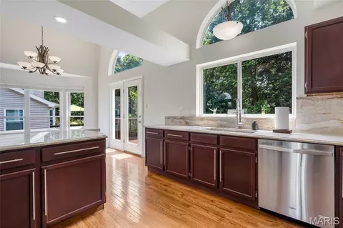 Kitchen - 1971 Fox Pointe Dr, Arnold, MO 63010 photo 3 of 5