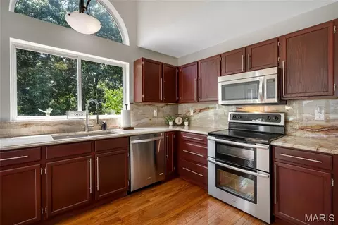 Kitchen - 1971 Fox Pointe Dr, Arnold, MO 63010 photo 2 of 5