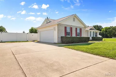 Exterior - 100 Willow Rdg, Valmeyer, IL 62295 photo 3 of 7