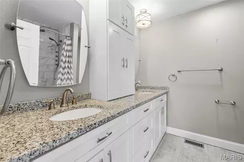 Bath - 100 Willow Rdg, Valmeyer, IL 62295 photo 2 of 5