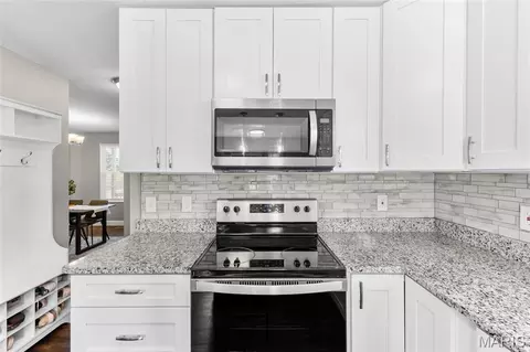 Kitchen - 100 Willow Rdg, Valmeyer, IL 62295 photo 5 of 5