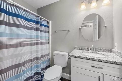 Bath - 100 Willow Rdg, Valmeyer, IL 62295 photo 1 of 5
