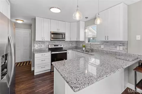 Kitchen - 100 Willow Rdg, Valmeyer, IL 62295 photo 1 of 5