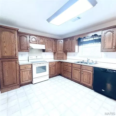 Kitchen - 1918 Boone Ln, Gibson, MO 63847 photo 4 of 4
