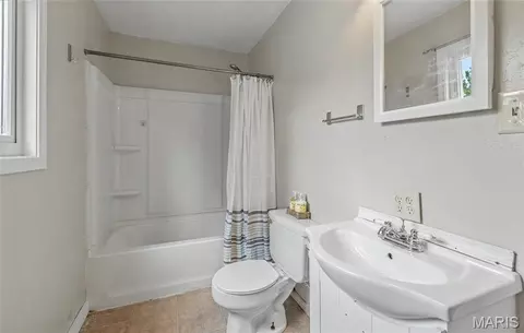 Bath - 12 Laird Ave, Rolla, MO 65401 photo 2 of 2