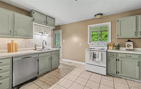 Kitchen - 12 Laird Ave, Rolla, MO 65401 photo 1 of 2