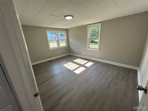 324 Ames Pl, Ferguson, MO 63135 photo 4