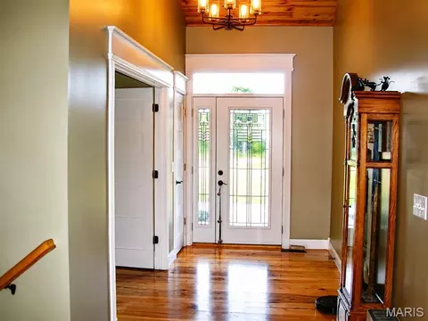 Entry Way - 6779 Elmont Rd, Sullivan, MO 63080 photo 1 of 4