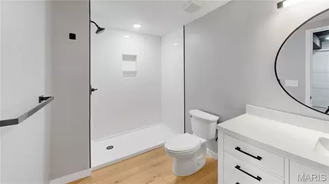 Bath - 476 Hayden Dr, Waterloo, IL 62298 photo 4 of 4