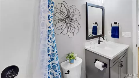 Bath - 476 Hayden Dr, Waterloo, IL 62298 photo 3 of 4