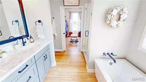Bath - 476 Hayden Dr, Waterloo, IL 62298 photo 1 of 4