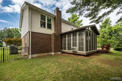 Exterior - 583 Princeway Ct, Manchester, MO 63011 photo 8 of 11