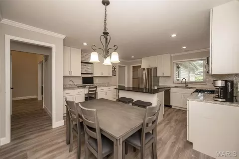 Kitchen - 583 Princeway Ct, Manchester, MO 63011 photo 1 of 6