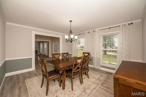 Dining - 583 Princeway Ct, Manchester, MO 63011 photo 2 of 4