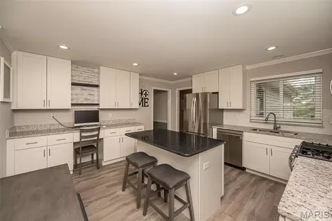 Kitchen - 583 Princeway Ct, Manchester, MO 63011 photo 2 of 6