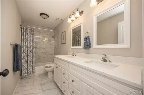 Bath - 583 Princeway Ct, Manchester, MO 63011 photo 5 of 5
