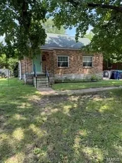 930 Sanders Dr, Crestwood, MO 63126