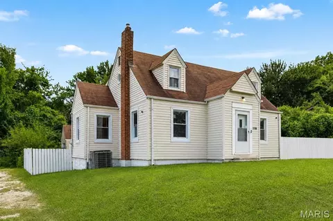 1100 Northdale Ave, Saint Louis, MO 63138
