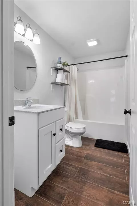 Bath - 2547 Ridgeway Dr, Jackson, MO 63755 photo 6 of 6