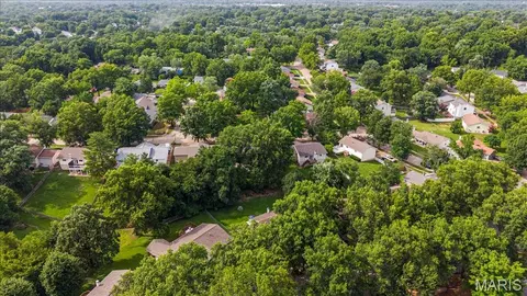 1115 Shadowoak Dr, Ballwin, MO 63021 photo 39