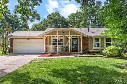 1115 Shadowoak Dr, Ballwin, MO 63021 photo 1