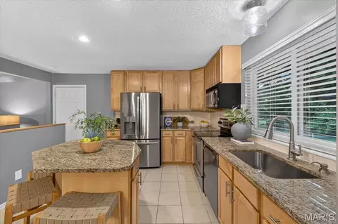 1115 Shadowoak Dr, Ballwin, MO 63021 photo 7