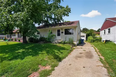 10507 Renfrew Dr, Saint Louis, MO 63137