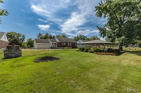 Exterior - 9903 Vasel Dr, Affton, MO 63123 photo 4 of 6