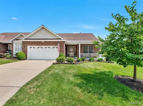 5512 Heather Bluff Ct, Chesterfield, MO 63128