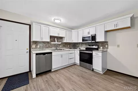 Kitchen - 2305 Amarillo Dr, O'fallon, MO 63368 photo 2 of 3