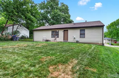 Exterior - 2305 Amarillo Dr, O'fallon, MO 63368 photo 6 of 8
