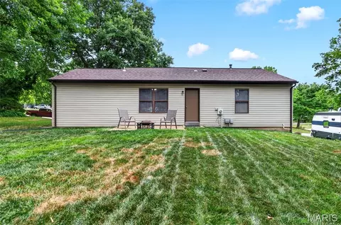 Exterior - 2305 Amarillo Dr, O'fallon, MO 63368 photo 5 of 8