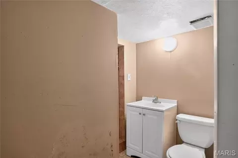 Bath - 1434 Comet Dr, Saint Louis, MO 63137 photo 1 of 2