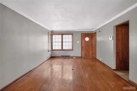 Living - 1434 Comet Dr, Saint Louis, MO 63137 photo 1 of 2
