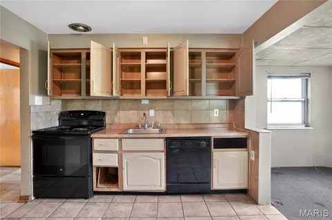 Kitchen - 1434 Comet Dr, Saint Louis, MO 63137 photo 1 of 2