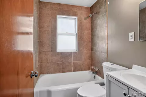 Bath - 1434 Comet Dr, Saint Louis, MO 63137 photo 2 of 2