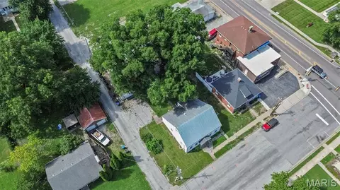 View/Area - 202 E 1st St, Waterloo, IL 62298 photo 1 of 8