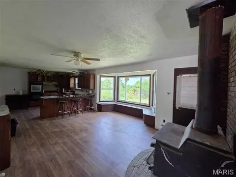 Living - 2688 Sullivan Bottom Rd, Saint Clair, MO 63077 photo 2 of 3