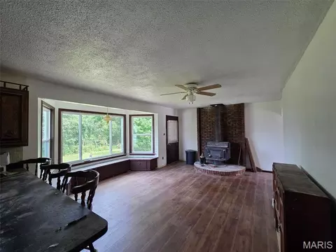 Living - 2688 Sullivan Bottom Rd, Saint Clair, MO 63077 photo 1 of 3