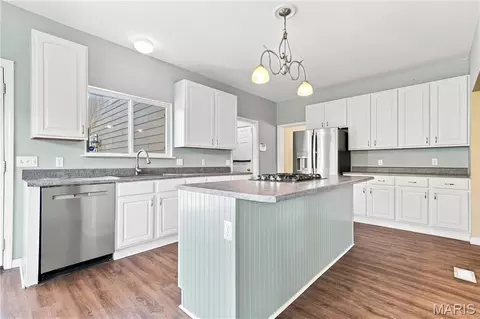 Kitchen - 542 Eagles Nest Ct, Wildwood, MO 63011 photo 4 of 4