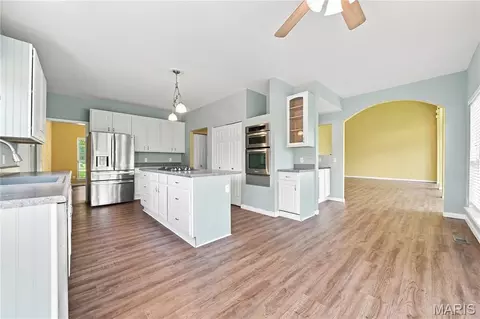 Kitchen - 542 Eagles Nest Ct, Wildwood, MO 63011 photo 1 of 4