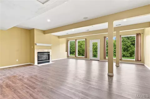 Living - 542 Eagles Nest Ct, Wildwood, MO 63011 photo 9 of 10