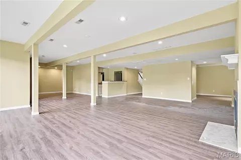 Living - 542 Eagles Nest Ct, Wildwood, MO 63011 photo 8 of 10