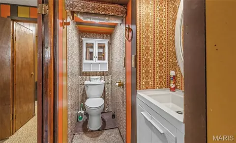 Bath - 396 Walls Ford Rd, Saint Clair, MO 63077 photo 2 of 2