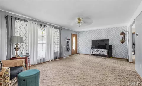 Living - 396 Walls Ford Rd, Saint Clair, MO 63077 photo 3 of 5
