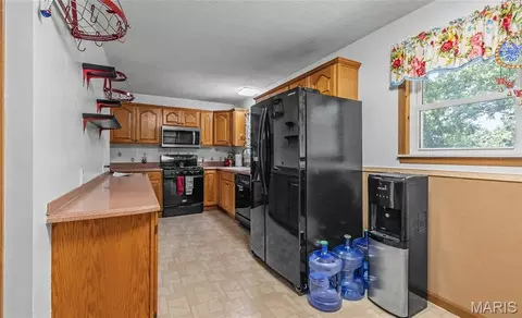 Kitchen - 396 Walls Ford Rd, Saint Clair, MO 63077 photo 2 of 2