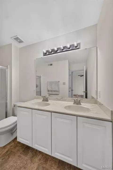 Bath - 101 Timber Creek Dr, O'fallon, MO 63368 photo 3 of 6