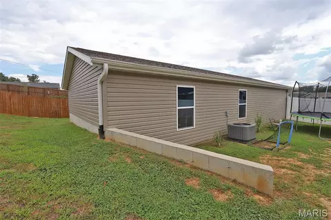 Exterior - 1004 Allenview Dr, Jackson, MO 63755 photo 6 of 14